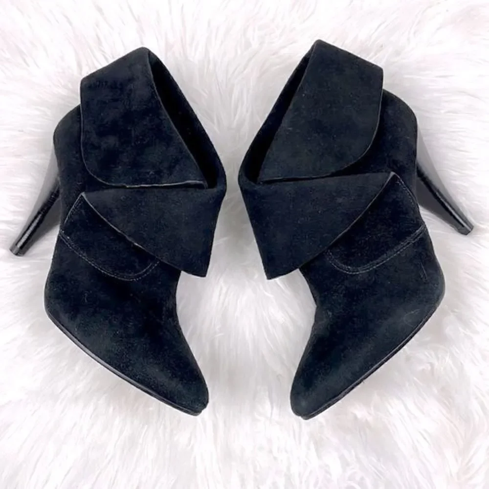 VIA SPIGA black suede ankle heel booties 7M